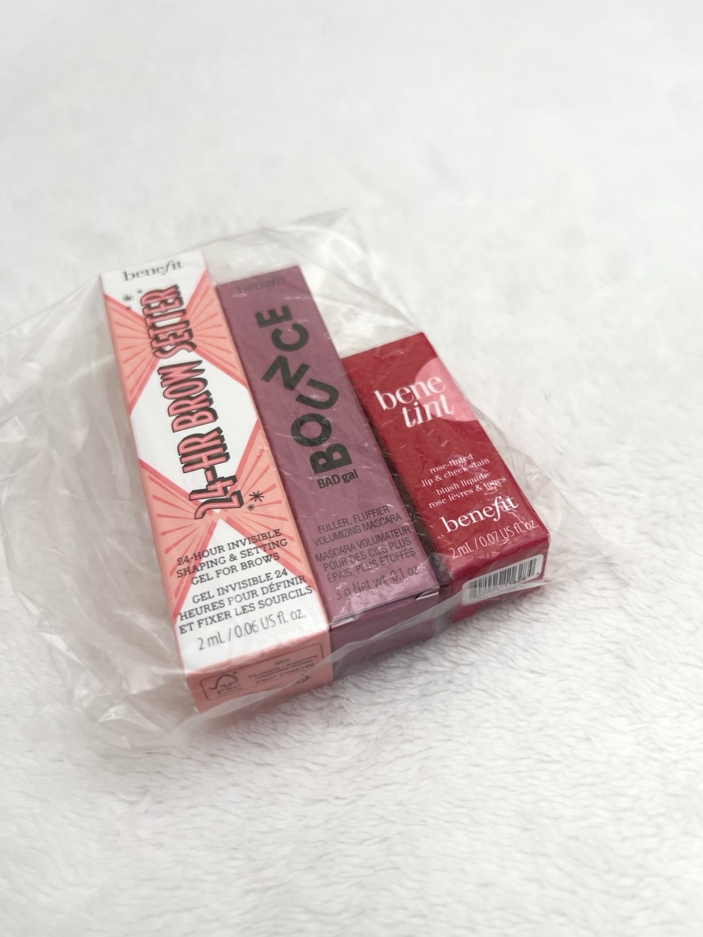 NEW Benefit Mini Set - Picture 2 of 5
